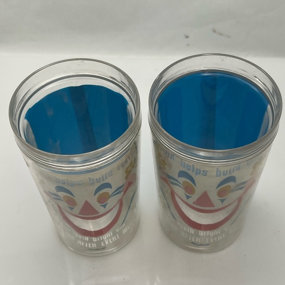 Vintage Creepy Clown Dental Ad Retro Plastic Clear Cups Set Of 2 5” Tall - Picture 7 of 9